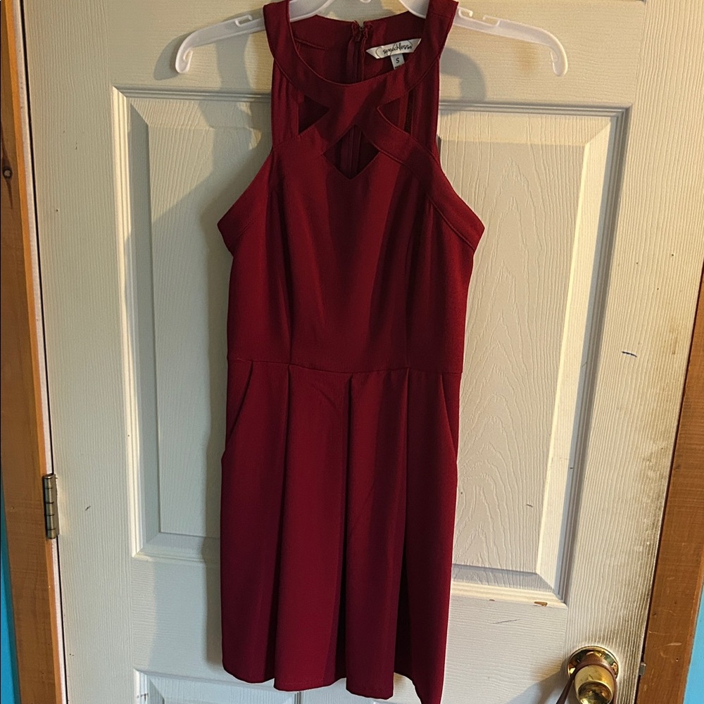 Elegant Sleeveless Burgundy Dress
